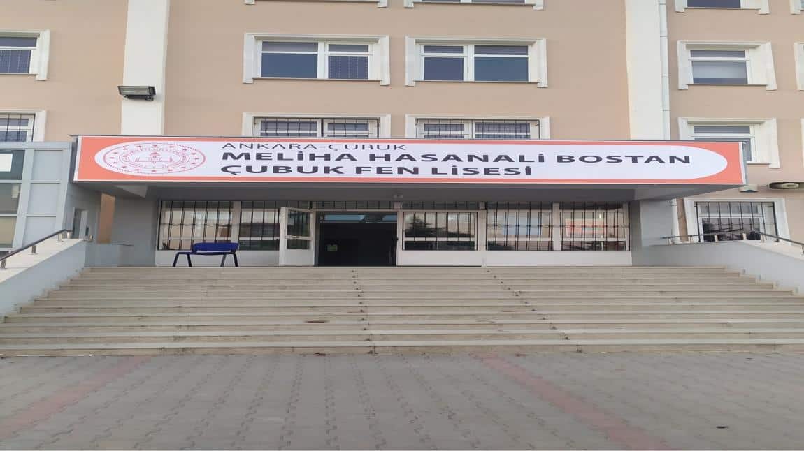 OKULUMUZDA BOYA VE YENİLEME ÇALIŞMALARI YAPILDI.